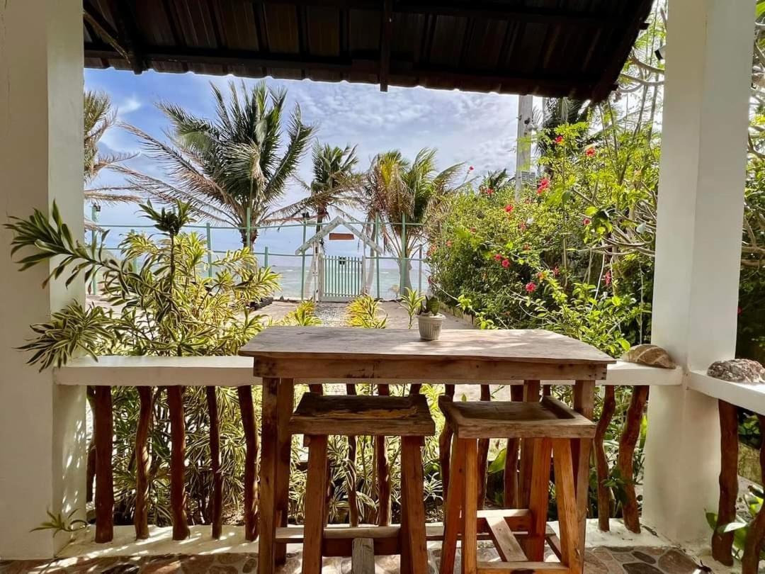 Happy'S Homestay Manoc-Manoc Exterior photo
