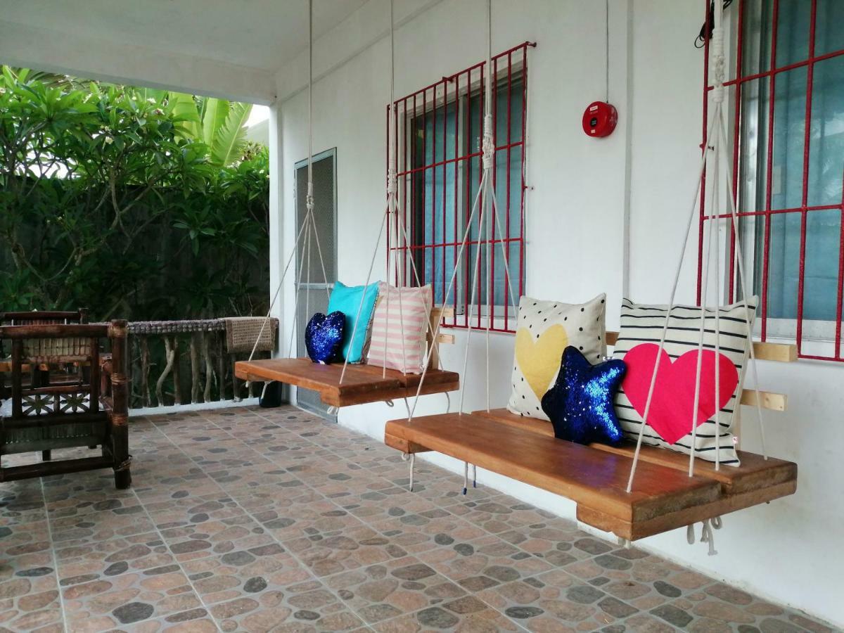 Happy'S Homestay Manoc-Manoc Exterior photo